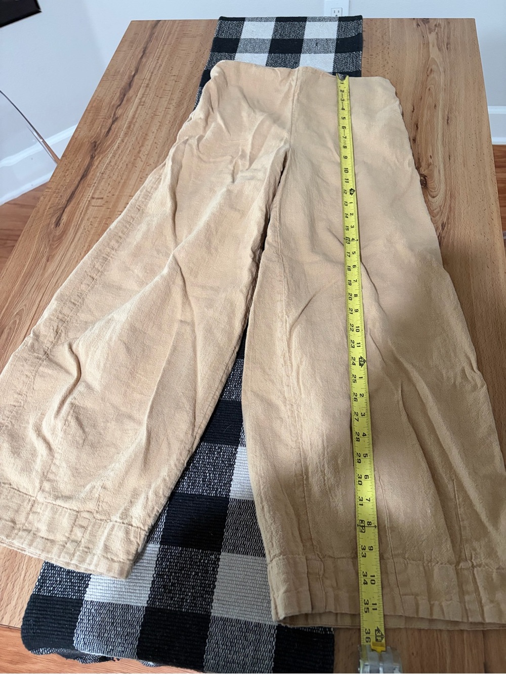 Women’s Wide-Leg linen Pants in Beige - Picture 2 of 11